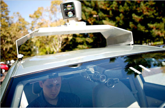 http://img.donanimhaber.com//images/haber/22636/self-driving-google-car-1